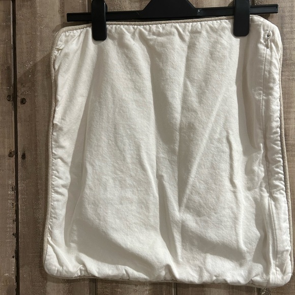 Pottery Barn nest pillow cover, 16x16 - Picture 4 of 6